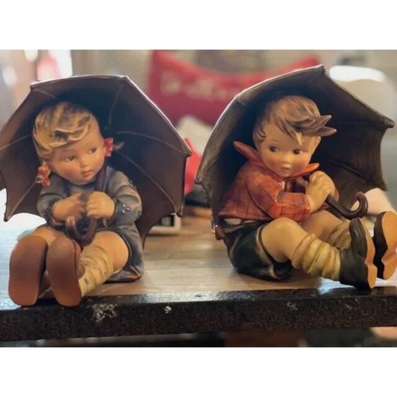 Goebel Hummel Umbrella Boy and Girl TMK2